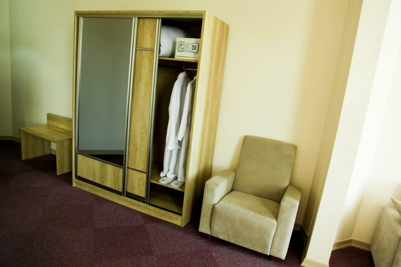 Hotel Grand ズグジジ エクステリア 写真