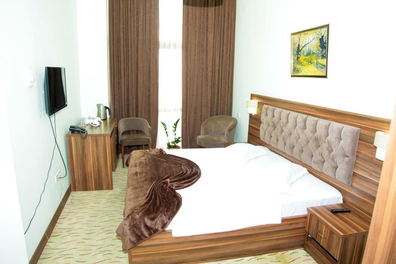 Hotel Grand ズグジジ エクステリア 写真
